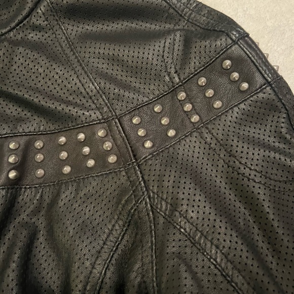 Gryphon Vintage Unique 100% Leather Black Jacket with Metal Studs - Picture 4 of 6